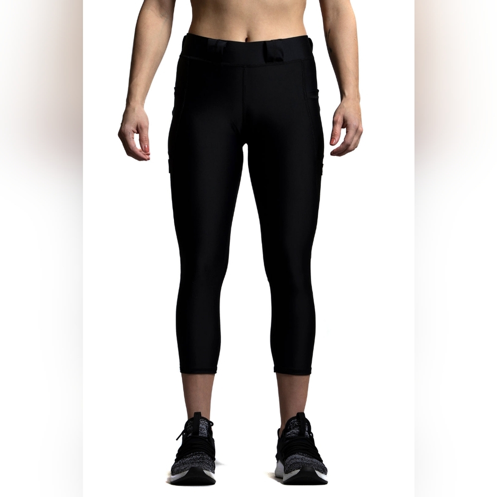 NWOT- "We The People" Defender Mid Rise Cropped Tactical Leggings Women's Size L